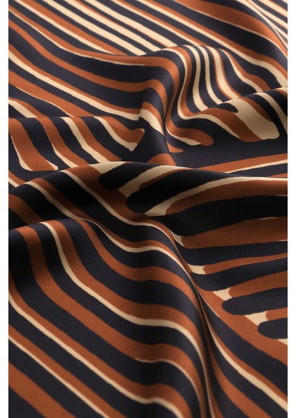 Lacivert Illüzyon Desen Twill Ipek Eşarp fiyatları