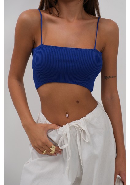 Ince Askılı Saks Crop Top indirimleri