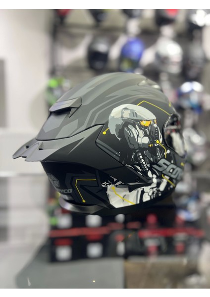 871 Cyber Gümüş Vizörlü Kapalı Kask