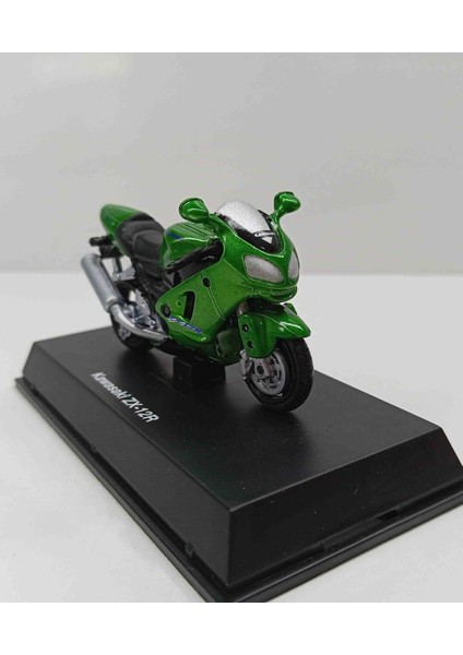 Dianomi 1:32 Ölçek Minik Boy Motosikletler Set 4 Lü 7cmuzunluk Yükseklik 3.5 Cm.