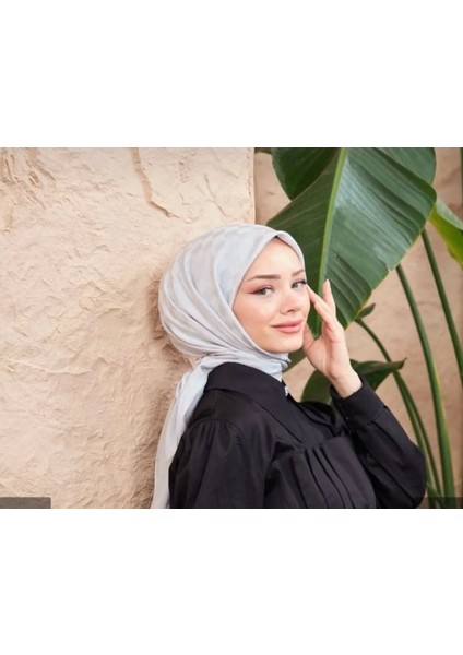 Dama Gümüş Rengi Jakar Eşarp