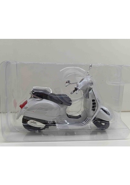 New 1:12 Vespa Gts 300 Spr Motorsiklet