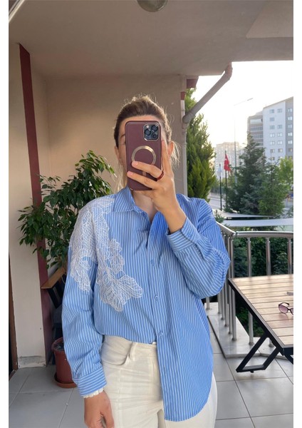 Çiçekli Tarz Gömlek Mavi-Beyaz indirimleri