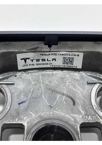 Tesla Model Y Karbon Yoke Direksiyon Simidi