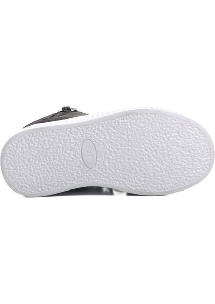 Siyah-Beyaz Çocuk Bot indirimleri