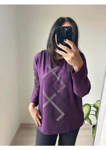 Kadın Büyük Beden Baskılı Önü ve Kolları Taş Detaylı Bluz -BGB68