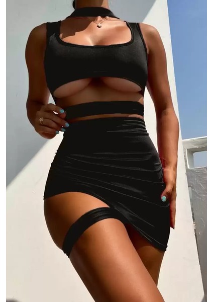 Kadın Şık Boyun Detaylı Göğüs ve Göbek Dekolteli Mini Elbise modelleri