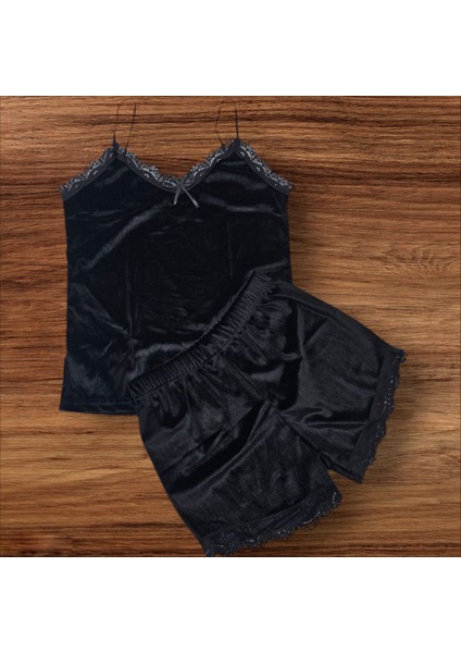 Siyah Kadife Şortlu Askılı Gecelik Takım