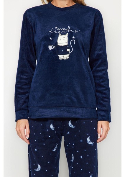 Kadın Moda Şık Bisiklet Yaka Lastikli Paça Uzun Kol Kedi Nakışlı Kadife Kışlık Örme Pijama Takımı fırsatları