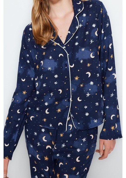 Kadın Moda Şık Gömlek Yaka Boru Paça Uzun Kol Galaksi Desenli Viskon Dokuma Pijama Takımı fiyatları