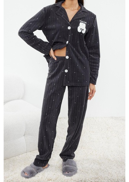 Kadın Moda Gömlek Yaka Boru Paça Uzun Kol Puantiyeli Hayvan Baskılı Polar Kışlık Örme Pijama Takımı fiyatları
