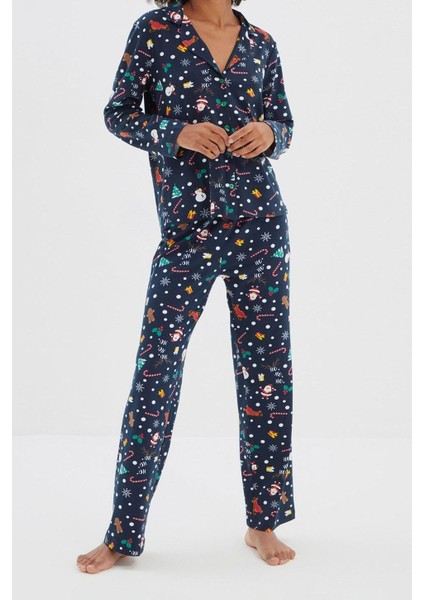 Kadın Moda Şık Gömlek Yaka Boru Paça Uzun Kol %100 Pamuklu Yılbaşı Temalı Örme Pijama Takımı