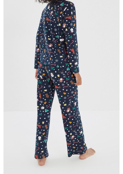 Kadın Moda Şık Gömlek Yaka Boru Paça Uzun Kol %100 Pamuklu Yılbaşı Temalı Örme Pijama Takımı