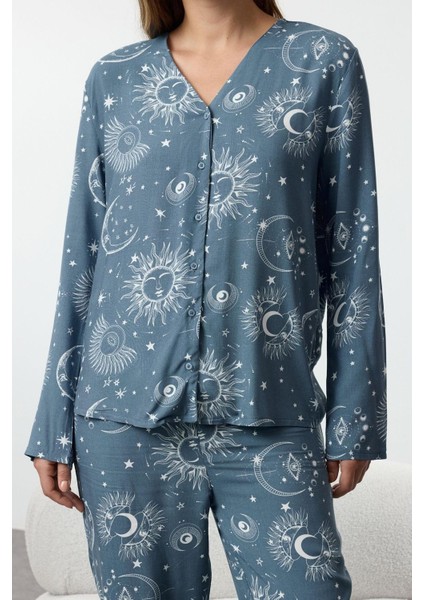 Kadın Moda Şık Gömlek Yaka Boru Paça Uzun Kol Kadın Galaksi Desenli Viskon Dokuma Pijama Takımı fiyatları