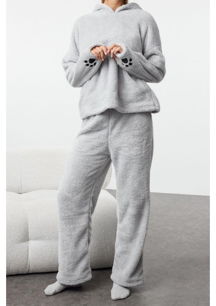 Kadın Moda Şık Kapüşonlu Boru Paça Uzun Kol ve Nakışlı Wellsoft Kışlık Örme Pijama Takımı