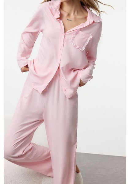 Kadın Moda Şık Gömlek Yaka Boru Paça Uzun Kol Fırfırlı Cep Detaylı Viskon Dokuma Pijama Takımı