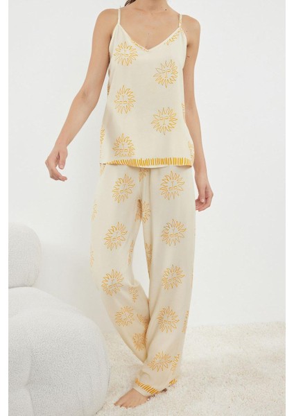 Kadın Moda Şık V Yaka Boru Paça Uzun Kol Güneş Desenli Ip Askılı Viskon Dokuma Pijama Takımı