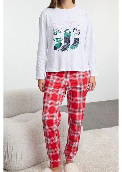 Kadın Moda Bisiklet Yaka Boru Paça Uzun Kol %100 Pamuklu Yılbaşı Temalı Ekoseli Örme Pijama Takımı