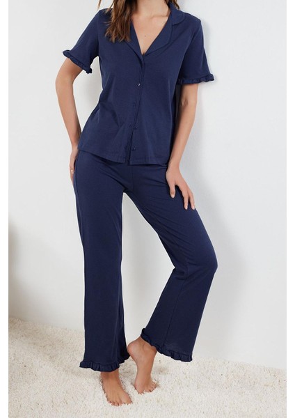Kadın Moda Şık Gömlek Yaka Boru Paça Kısa Kol %100 Pamuklu Fırfır Detaylı Örme Pijama Takımı