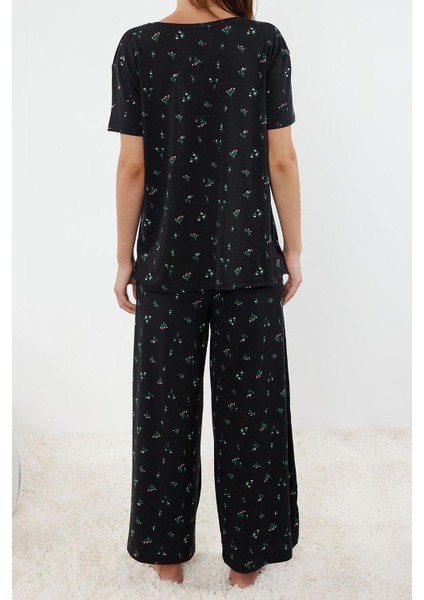 Kadın Moda Şık V Yaka Geniş Paça Kısa Kol Çiçekli Örme Pijama Takımı fırsatları