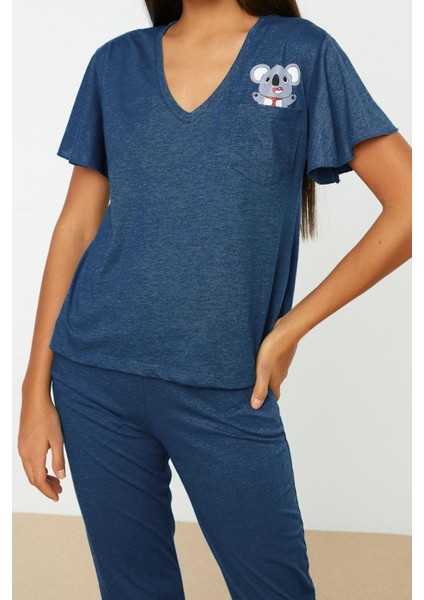 Kadın Moda Şık V Yaka Boru Paça Kısa Kol Pamuklu Koala Baskılı Kol Volan Detaylı Örme Pijama Takımı modelleri