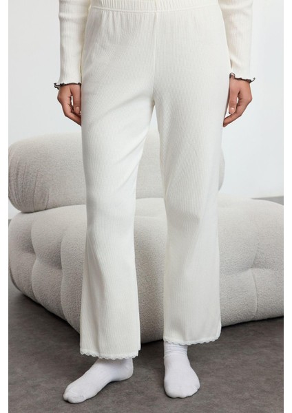 Kadın V Yaka Boru Paça Uzun Kol Pamuklu Dantel ve Kurdele Fiyonk Detaylı Fitilli Örme Pijama Takımı modelleri