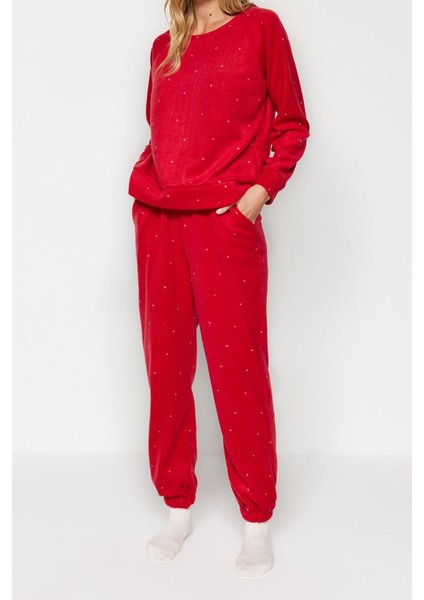 Tarz Rahat Uzun Kollu Boru Paça Kırmızı Puantiyeli Polar Kışlık Örme Pijama Takımı