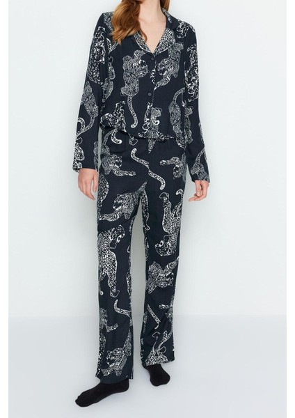 Tarz Rahat Uzun Kollu Boru Paça Kaplan Desenli Viskon Dokuma Pijama Takımı fırsatları