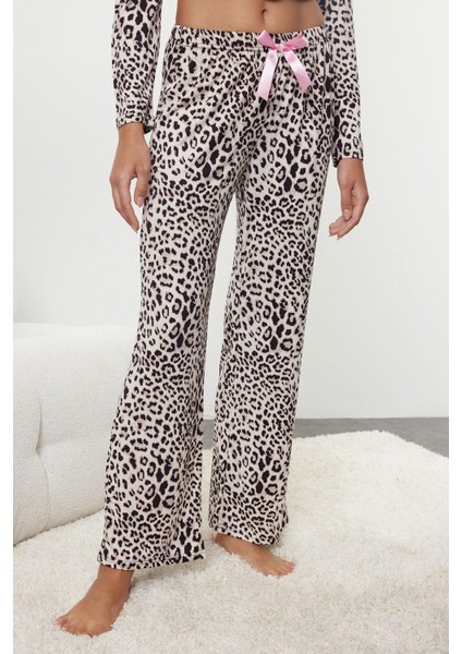 Tarz Rahat Uzun Kollu Boru Paça Leopar Desenli Kurdele Fiyonklu Biyeli Gömlek Pantolon Pijama Takımı indirimleri