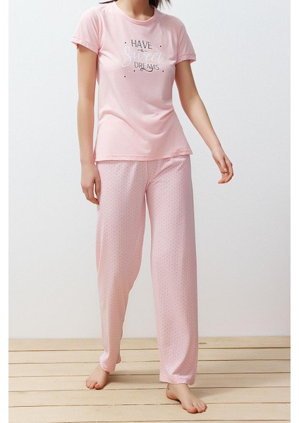 Tarz Rahat Kısa Kollu Boru Paça Baskılı Puantiyeli Örme Pijama Takımı fırsatları