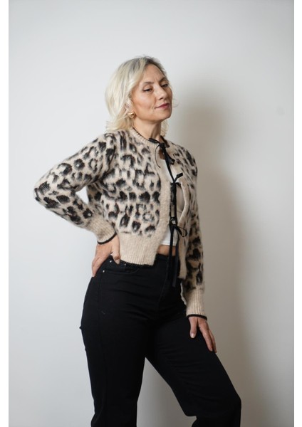 Bağcık Detay Leopar Hırka fırsatları