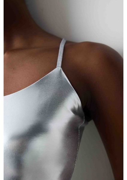 Foil Look Silver Body fırsatları