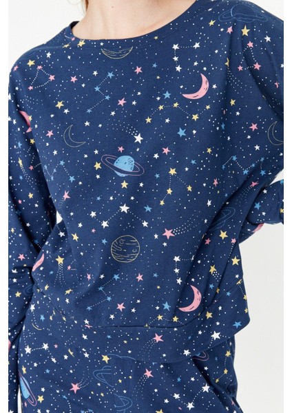 Tarz Rahat Uzun Kollu Lastikli Paça Pamuklu Galaksi Desenli Örme Pijama Takımı