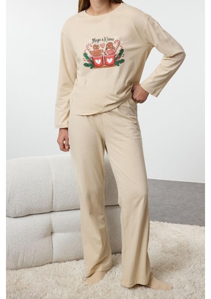 Tarz Rahat Uzun Kollu Boru Paça Kadın Yılbaşı Temalı Örme Pijama Takımı modelleri