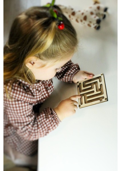 Doğal Ahşap Labirent Oyunu, Eğitici ve Renkli, 2+ Yaş Uygun, Paket İçeriği: 1 adet fiyatları