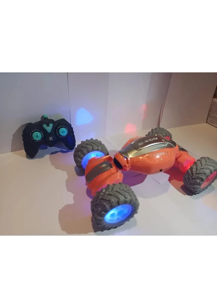 Boratila Toys 2.4 Ghz Uzaktan Kumandalı Işıklı Arazi Tekerekli Şarjlı 30 cm Büyük Boy Drift Akrobat Araba (Turuncu)