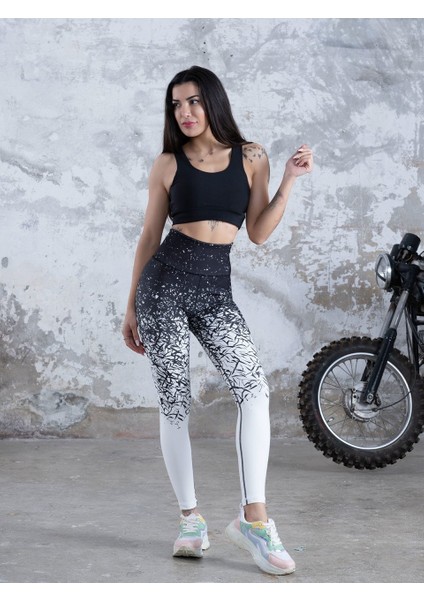 Siyah Desenli Beyaz Spor Tayt modelleri