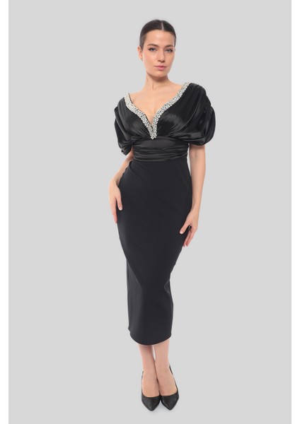 Şal Yaka ve Aksesuar Detaylı Elbise fiyatları