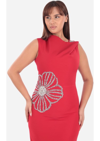 Çiçek Aksesuar Detaylı Büyük ve Küçük Beden Uzun Elbise modelleri