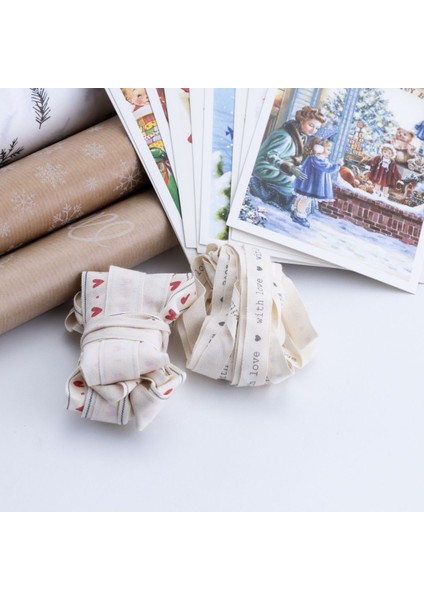 30 Parça Yılbaşı Süsü ve Hediye Sepeti (Kartpostallar Paket Kağıtları Stickerlar Pamuk Şeritler) fırsatları