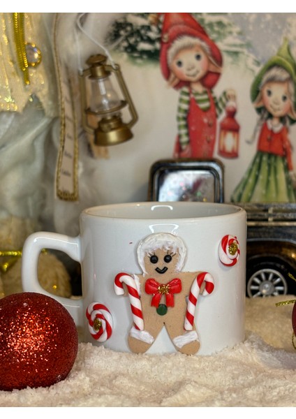 Kişiye Özel El Yapımı Kurabiye Adam Motifli Yılbaşı Hediyelik Porselen Kupa Mug fiyatları