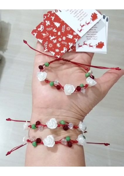 Üç Adet Yılbaşı Kartlı Küçük Gül ve Kristal Boncuklu Yılbaşı Bileklik