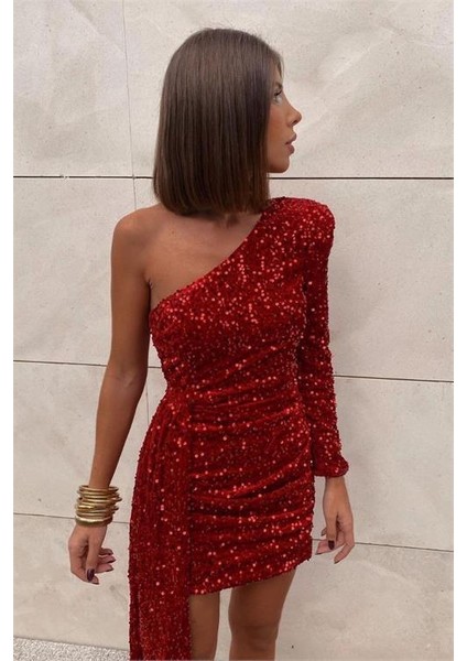 Kadın Kırmızı Vatkalı Tek Omuz Payet Mini Elbise DPNBEMP2634