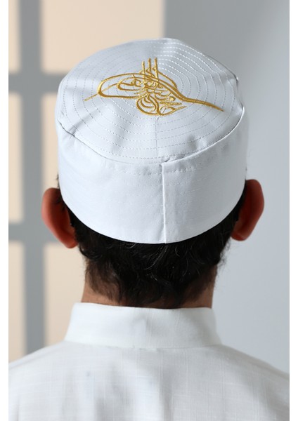 Osmanlı Tuğrası Nakışlı Kalıp Namaz Takkesi Beyaz