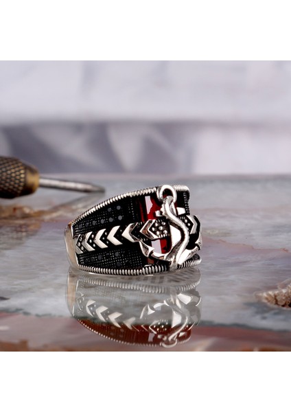 Deniz Çapası Model Kırmızı Zirkon Taşlı Gümüş Yüzük