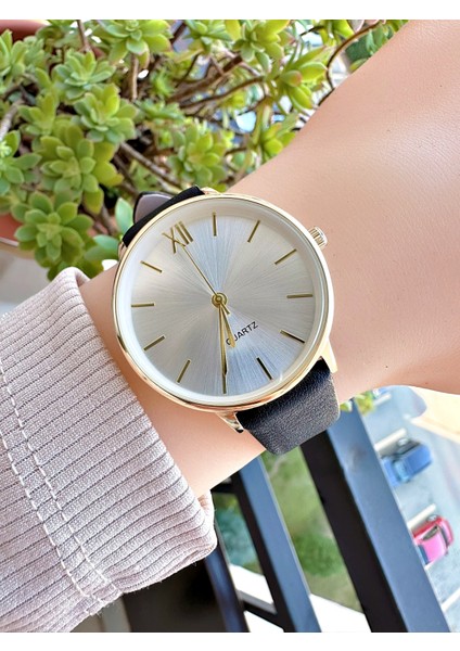 QW33G77X Altın Renk Siyah Deri Kordonlu Kadın Kol Saati modelleri