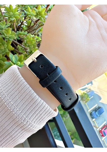 QW33G77X Altın Renk Siyah Deri Kordonlu Kadın Kol Saati fırsatları