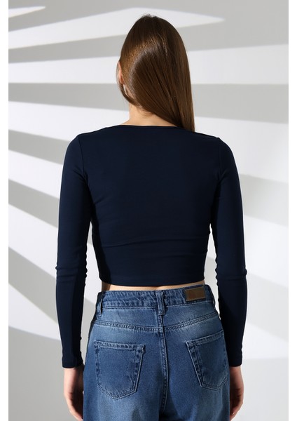 Kare Yaka Penye Kompakt Esnek Kumaş Uzun Kol Bluz 21650 Lacivert fırsatları