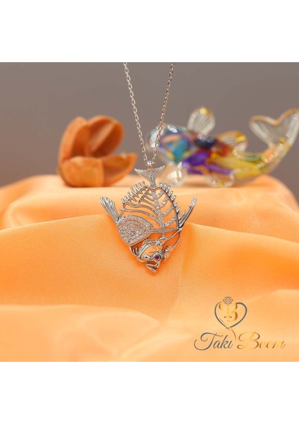 Beyaz Taşlı Dülger Balığı Gümüş Kolye modelleri