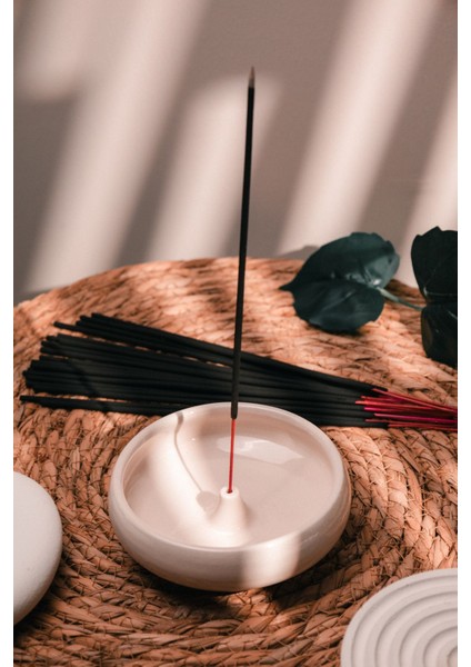 20 Adet Orkide Çubuk Tütsü ve Krem Rengi Seramik Çubuk Tütsülük | Sakinleştirici | Meditasyon